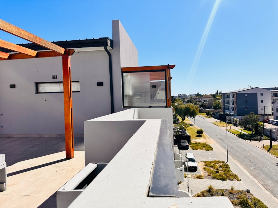 Bedroom Property for Sale in Table View Western Cape